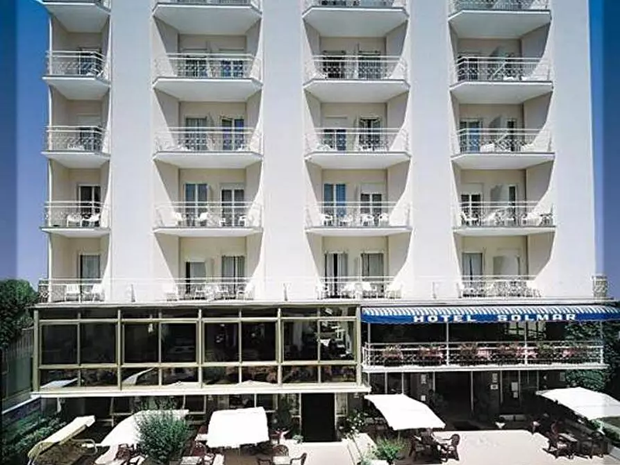 Immagine 1 di Albergo/B&B/Residence in vendita  in via facchini 9 a Cattolica