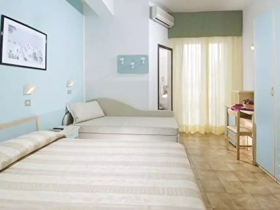 Immagine 4 di Albergo/B&B/Residence in vendita  in via facchini 9 a Cattolica