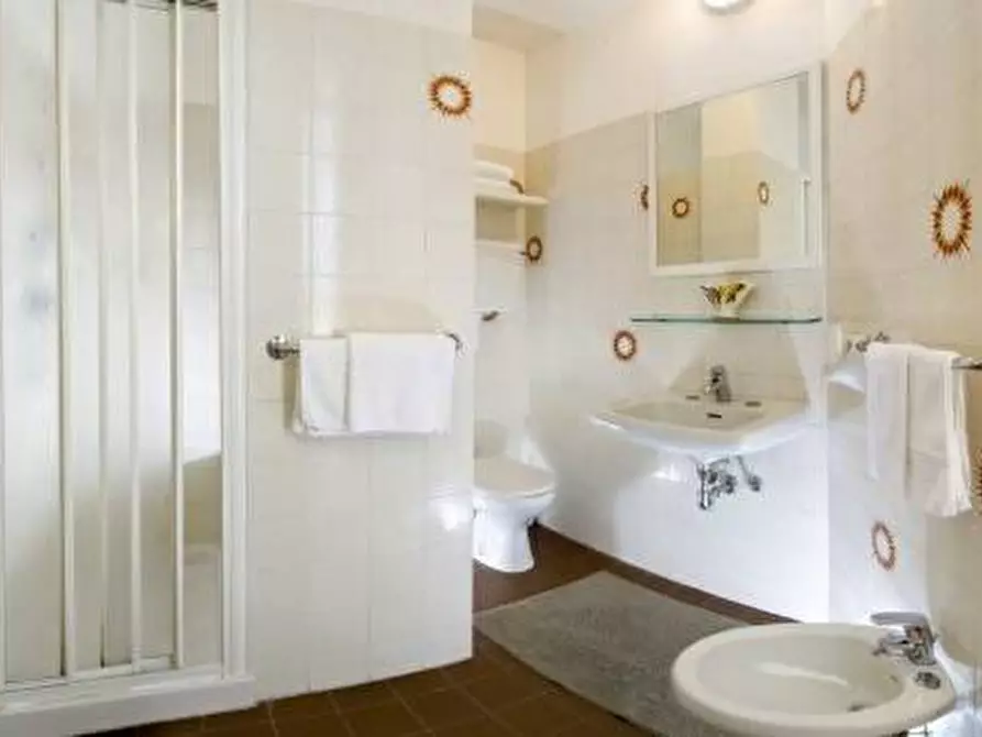 Immagine 5 di Albergo/B&B/Residence in vendita  in via facchini 9 a Cattolica