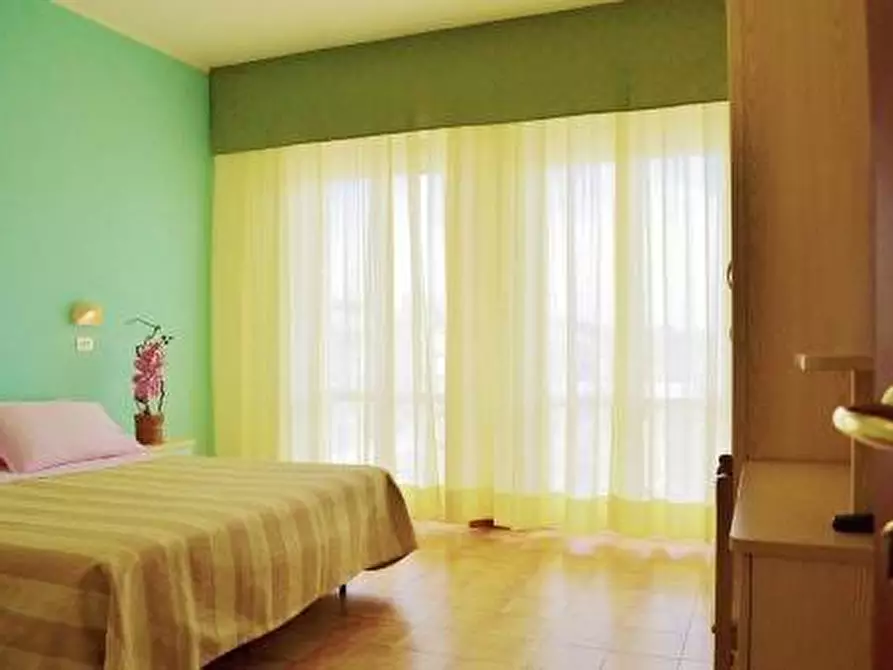 Immagine 6 di Albergo/B&B/Residence in vendita  in via facchini 9 a Cattolica