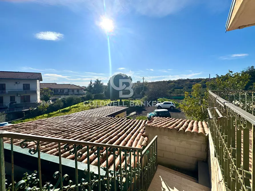 Immagine 34 di Villa in vendita  in Via Ombra a Gravina Di Catania