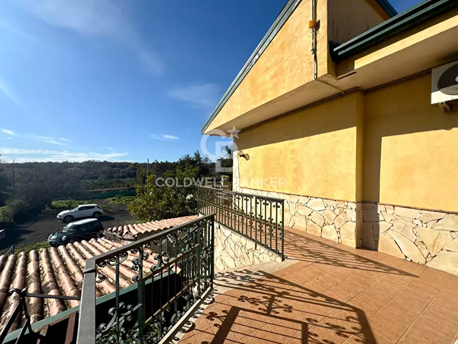 Immagine 35 di Villa in vendita  in Via Ombra a Gravina Di Catania
