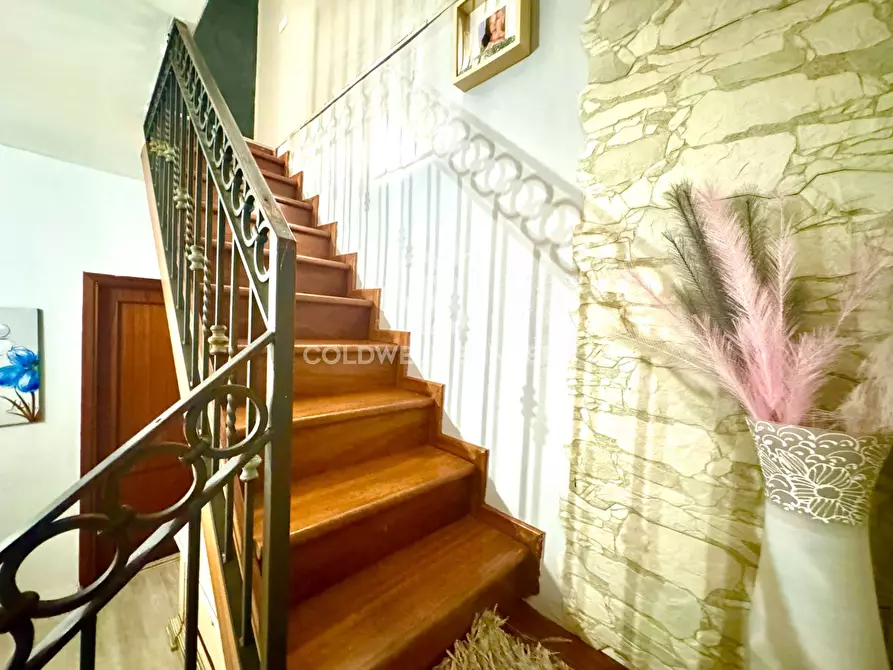 Immagine 19 di Villa in vendita  in Via Ombra a Gravina Di Catania