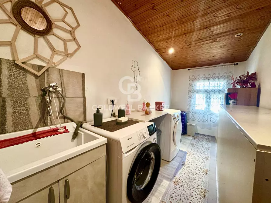 Immagine 18 di Villa in vendita  in Via Ombra a Gravina Di Catania