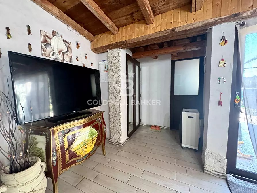 Immagine 8 di Villa in vendita  in Via Ombra a Gravina Di Catania