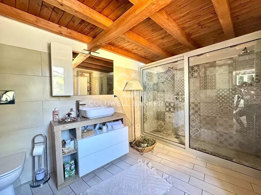 Immagine 10 di Villa in vendita  in Via Ombra a Gravina Di Catania