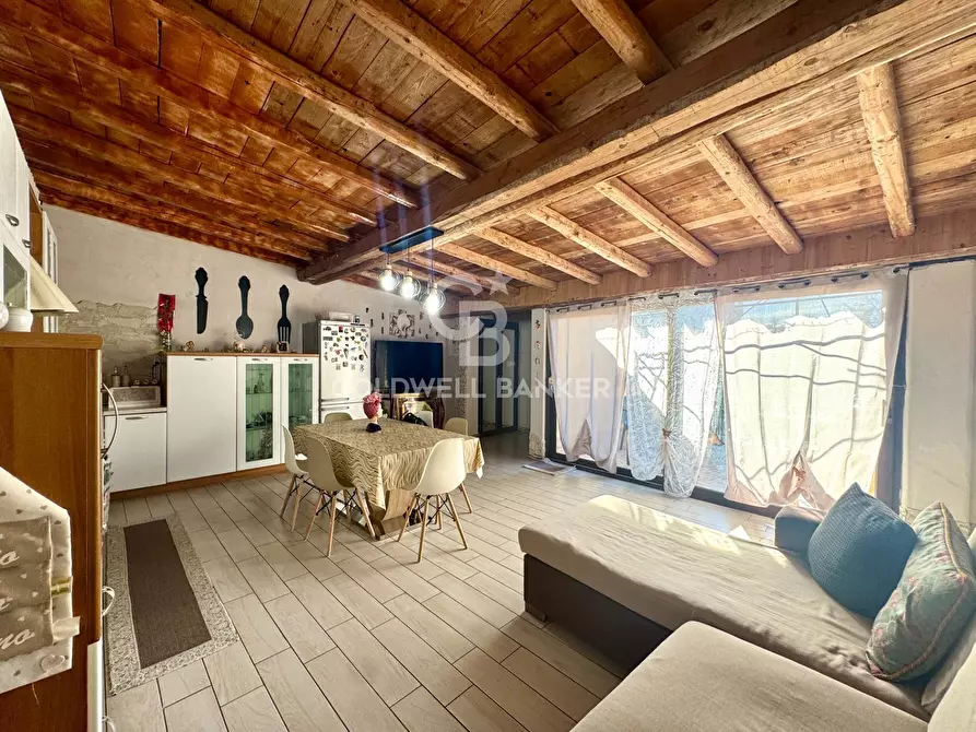 Immagine 7 di Villa in vendita  in Via Ombra a Gravina Di Catania