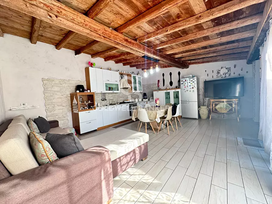 Immagine 9 di Villa in vendita  in Via Ombra a Gravina Di Catania