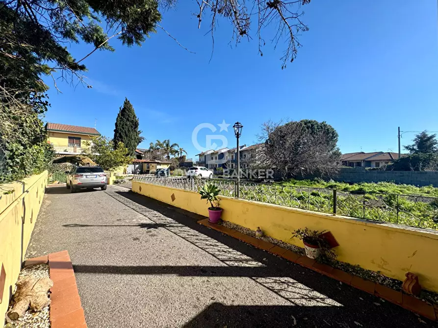 Immagine 37 di Villa in vendita  in Via Ombra a Gravina Di Catania