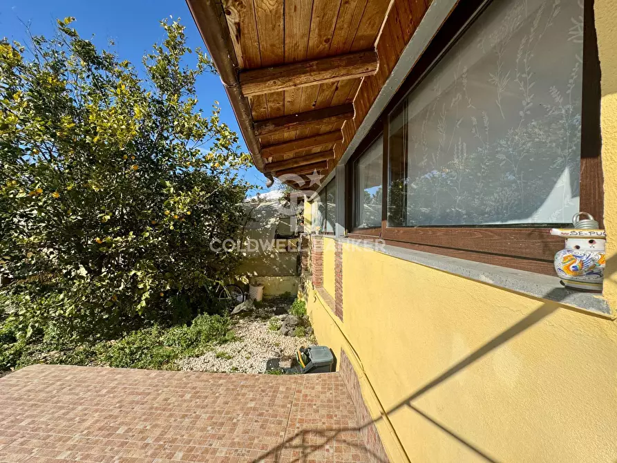 Immagine 6 di Villa in vendita  in Via Ombra a Gravina Di Catania