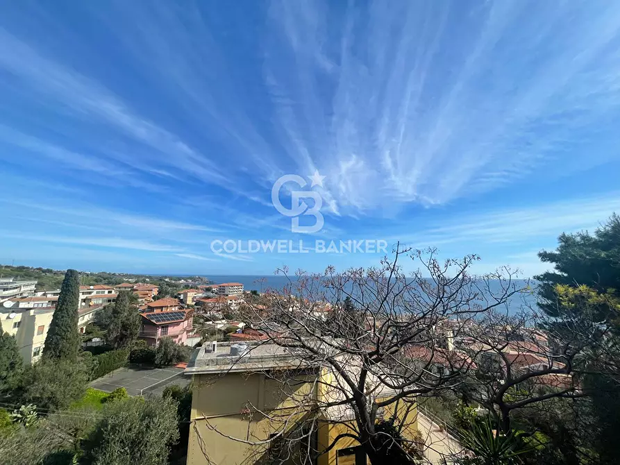 Immagine 1 di Appartamento in vendita  in Via Litteri 51 a Aci Castello