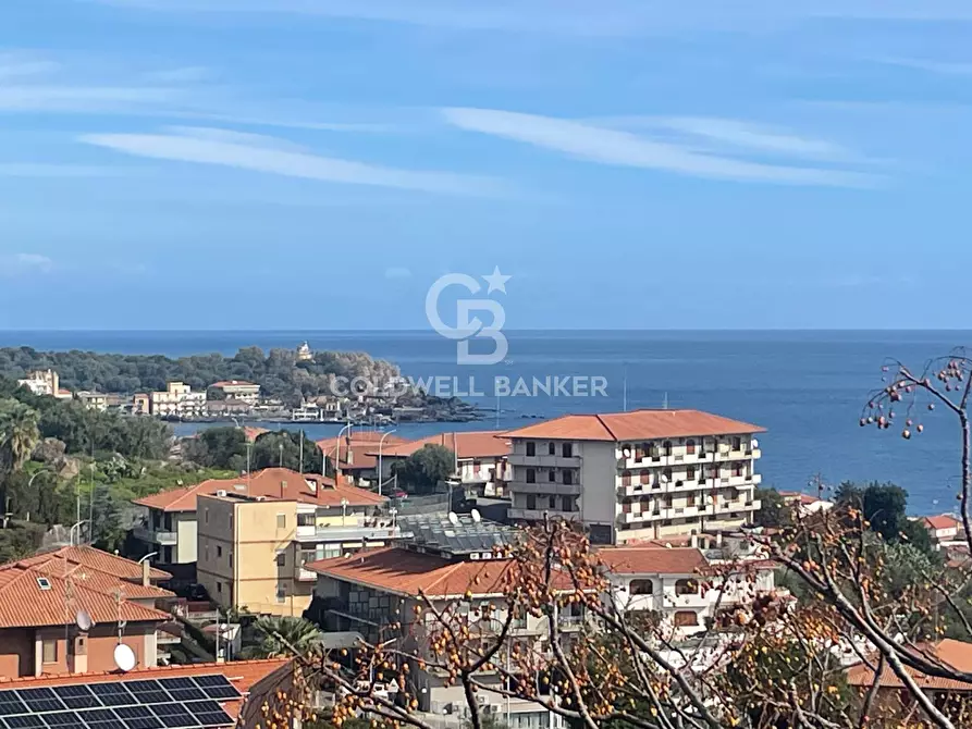 Immagine 2 di Appartamento in vendita  in Via Litteri 51 a Aci Castello