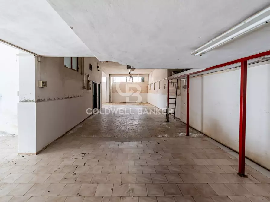 Immagine 3 di Laboratorio in vendita  in Via Ettore Majorana 13 a Aci Catena