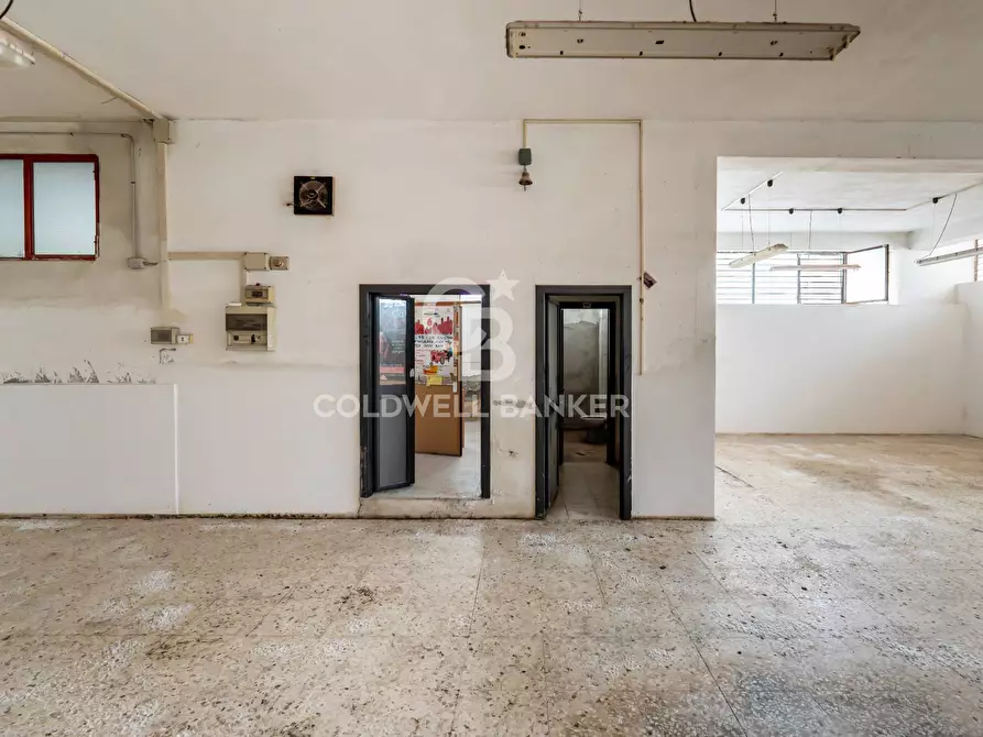Immagine 8 di Laboratorio in vendita  in Via Ettore Majorana 13 a Aci Catena