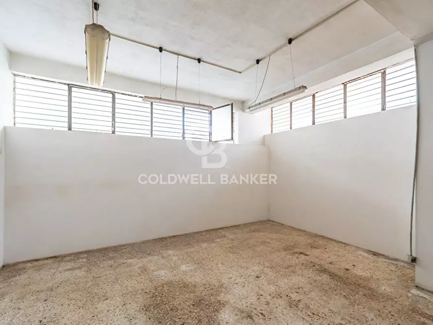 Immagine 9 di Laboratorio in vendita  in Via Ettore Majorana 13 a Aci Catena