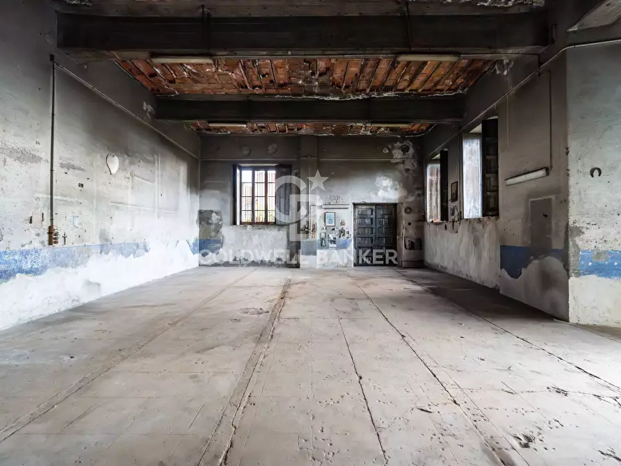 Immagine 9 di Magazzino in vendita  in Via Gangi 55 a Acireale