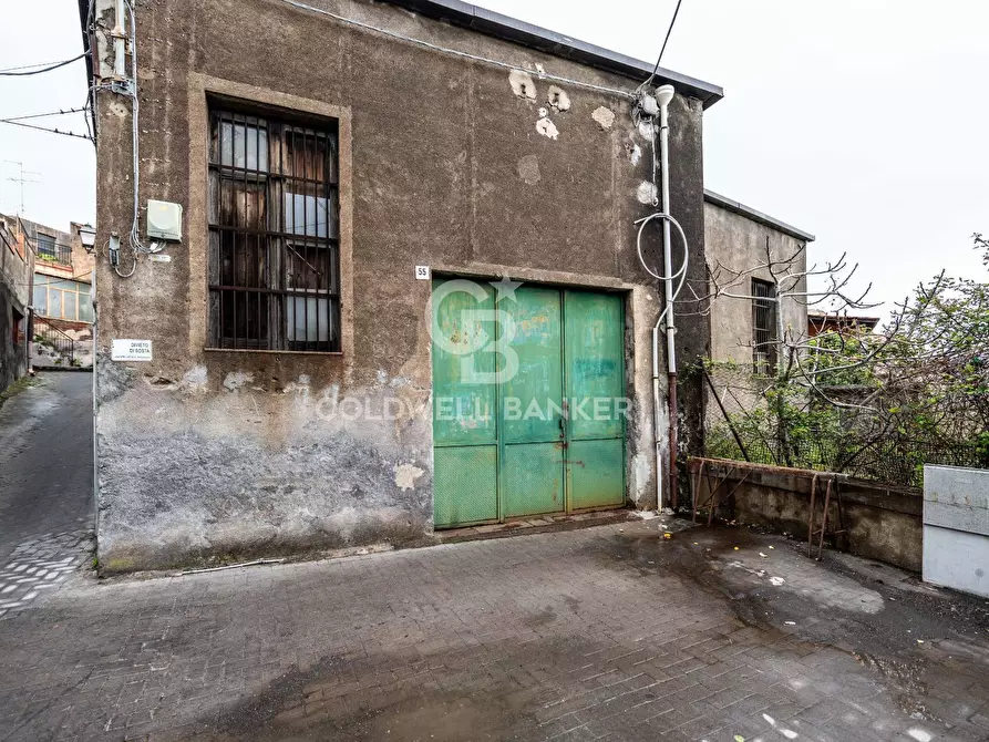 Immagine 11 di Magazzino in vendita  in Via Gangi 55 a Acireale