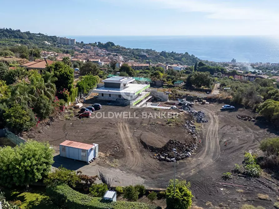 Immagine 10 di Villa in vendita  in via Luigi Pirandello sn a Gravina Di Catania