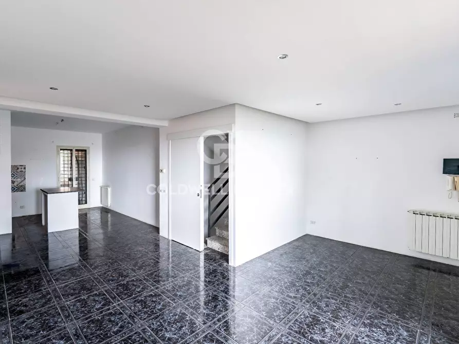 Immagine 9 di Appartamento in vendita  in Via Dei Ciclopi 1 a Aci Castello