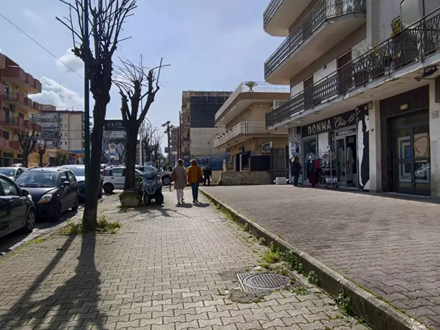 Immagine 3 di Negozio in affitto  in Via Bartolo Longo a Napoli