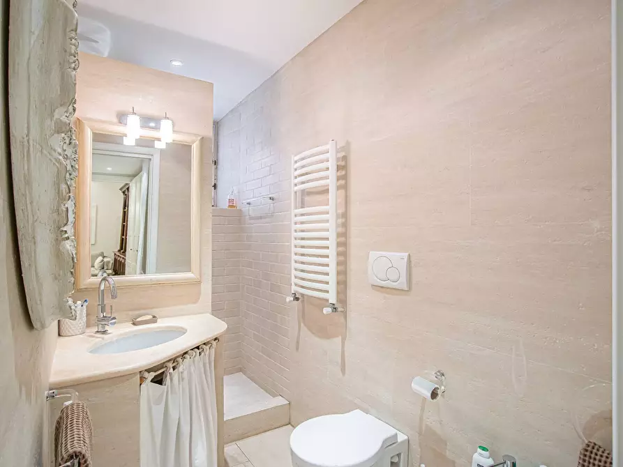 Immagine 11 di Appartamento in affitto  in Via Basento a Roma