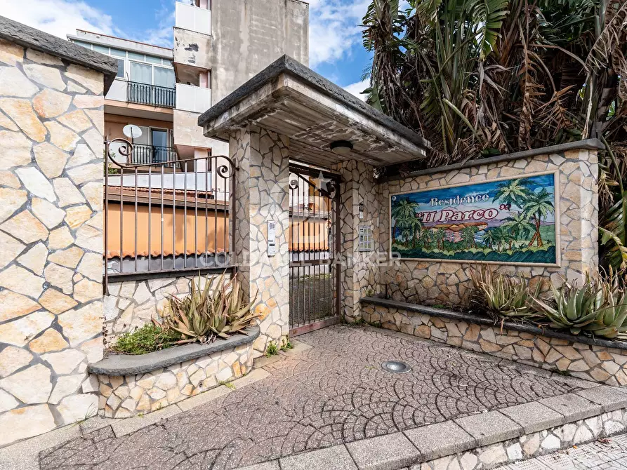 Immagine 3 di Attico in vendita  in Via Giovanni Verga 23 Via Ugo La Malfa 10-8 a Mascali