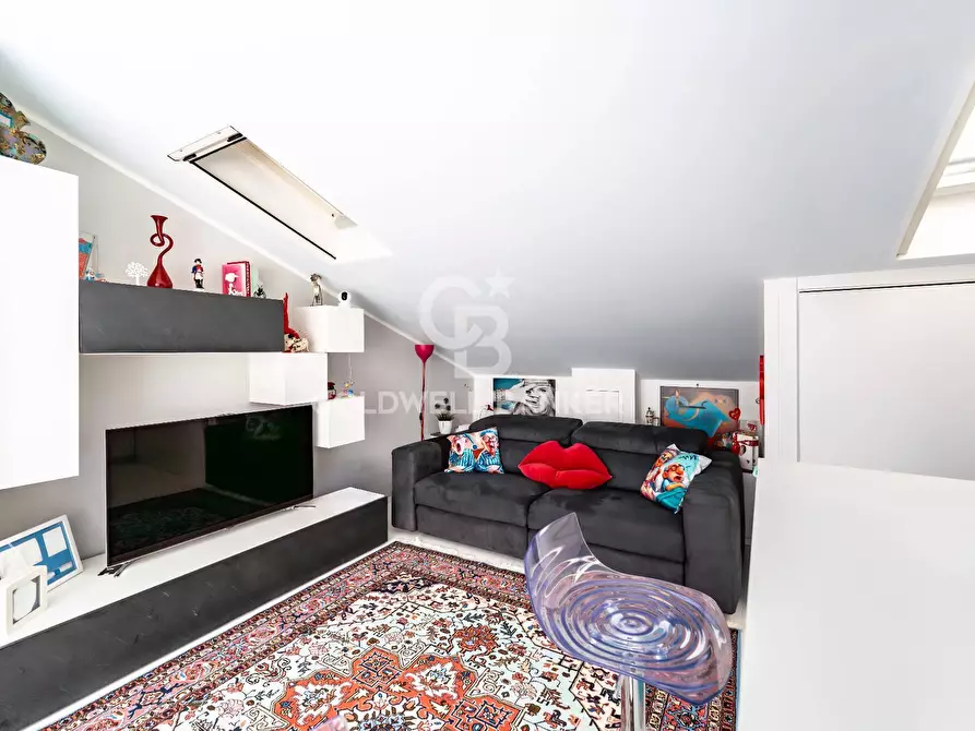 Immagine 13 di Attico in vendita  in Via Giovanni Verga 23 Via Ugo La Malfa 10-8 a Mascali