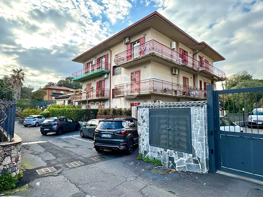 Immagine 27 di Appartamento in vendita  in Via Riposto 18 a Gravina Di Catania