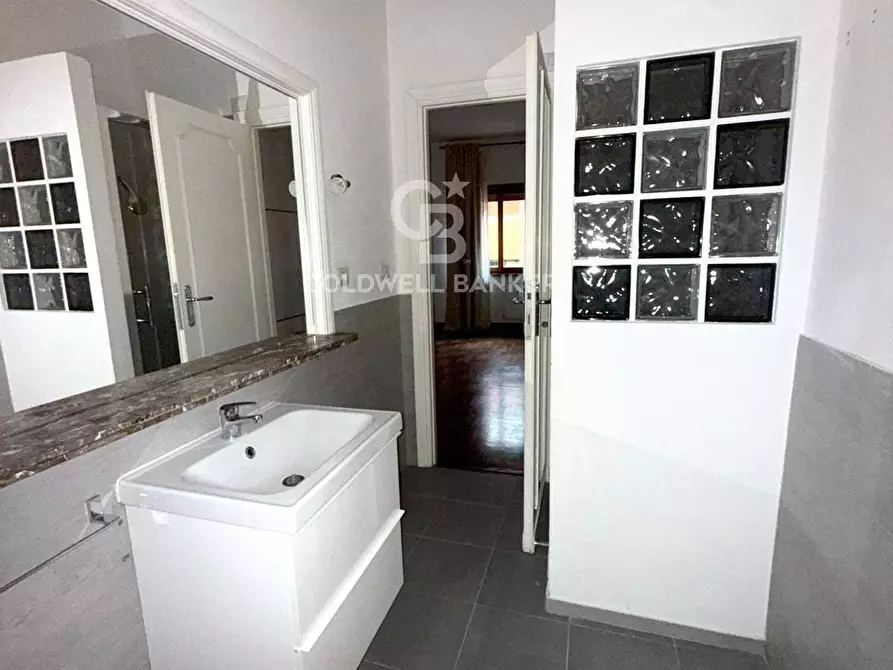 Immagine 10 di Appartamento in affitto  in Via Bevagna a Roma