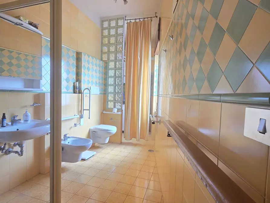 Immagine 9 di Appartamento in affitto  in Via Roma 16 a Salerno