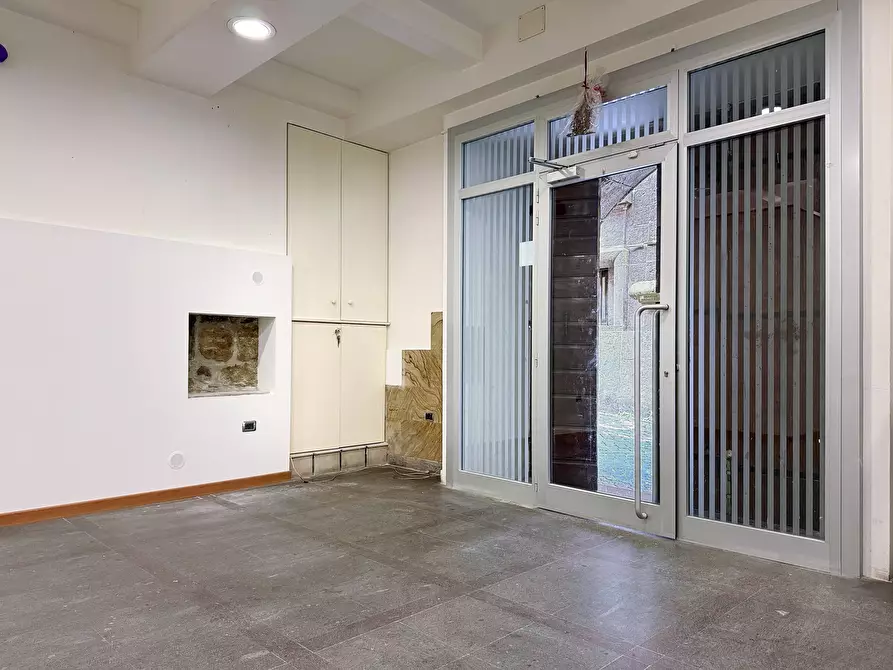 Immagine 5 di Locale commerciale in affitto  in Via Calabresi 31 a Viterbo