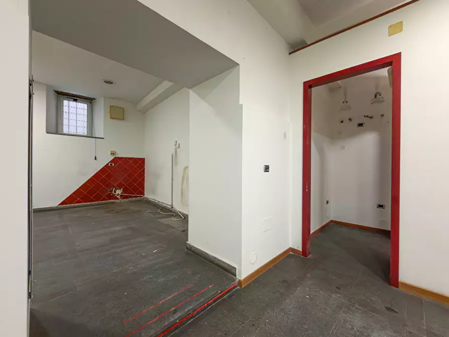 Immagine 7 di Locale commerciale in affitto  in Via Calabresi 31 a Viterbo