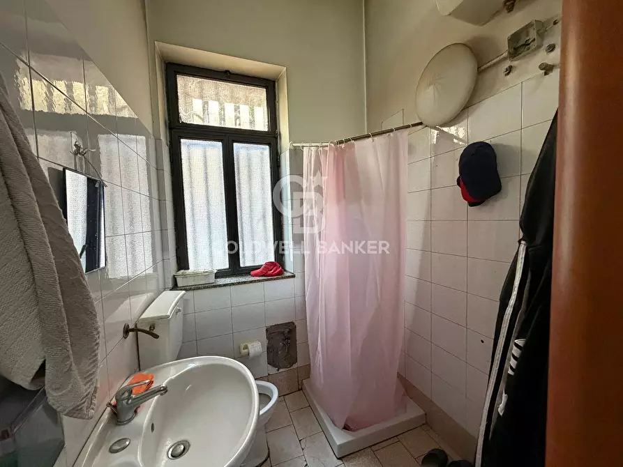 Immagine 8 di Attività commerciale in vendita  in Via Santa Maria del Sangue 25 a Aci Catena