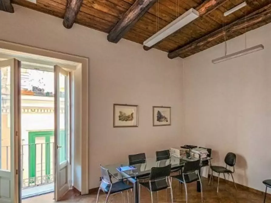 Immagine 2 di Appartamento in vendita  in Piazza Sedile Del Campo 22 a Salerno