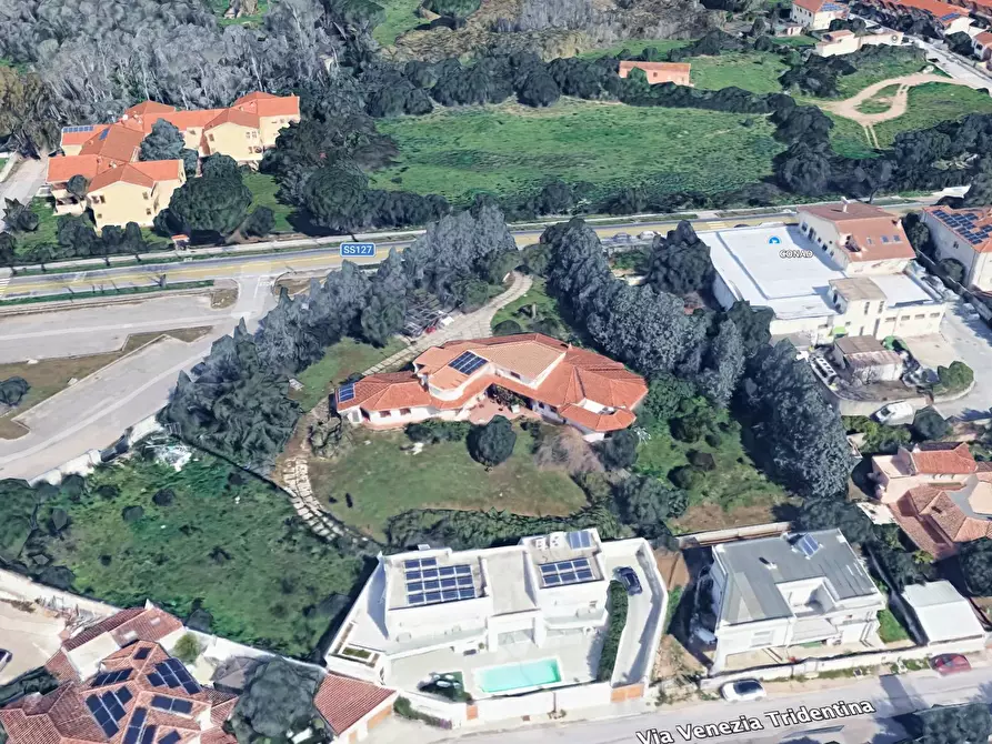 Immagine 6 di Palazzo in vendita  in VIA VITTORIO VENETO 63 a Olbia