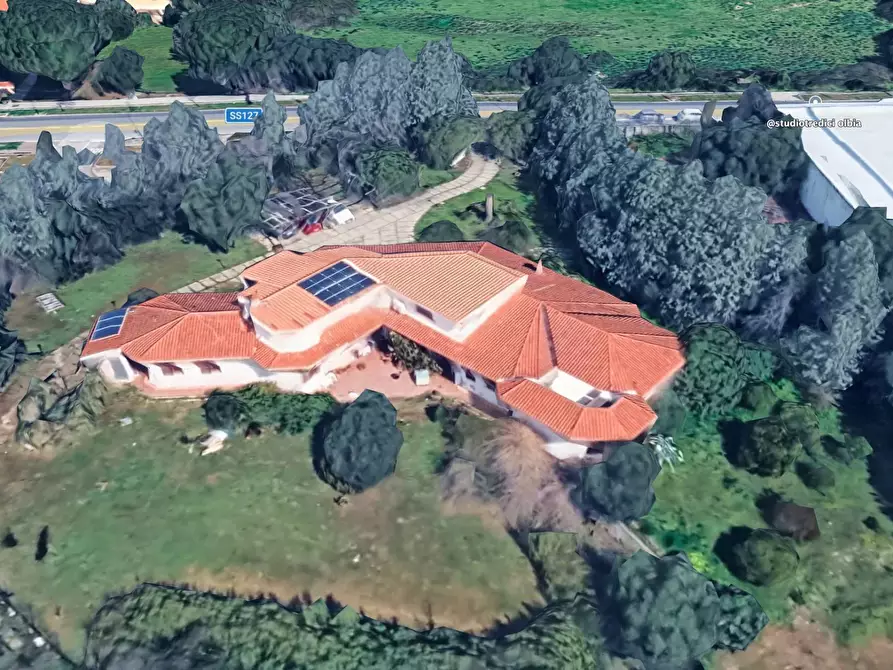 Immagine 5 di Palazzo in vendita  in VIA VITTORIO VENETO 63 a Olbia