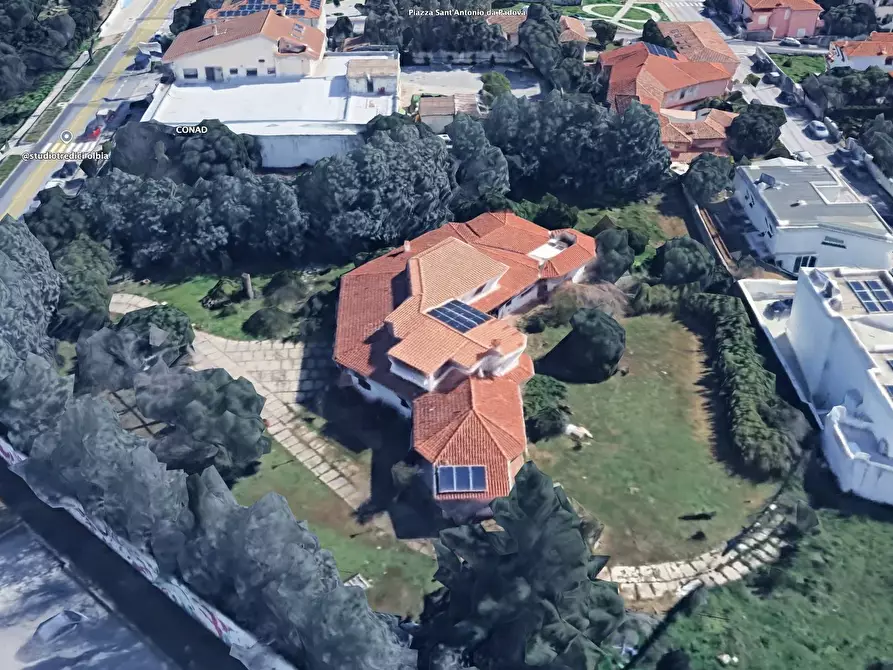 Immagine 4 di Palazzo in vendita  in VIA VITTORIO VENETO 63 a Olbia