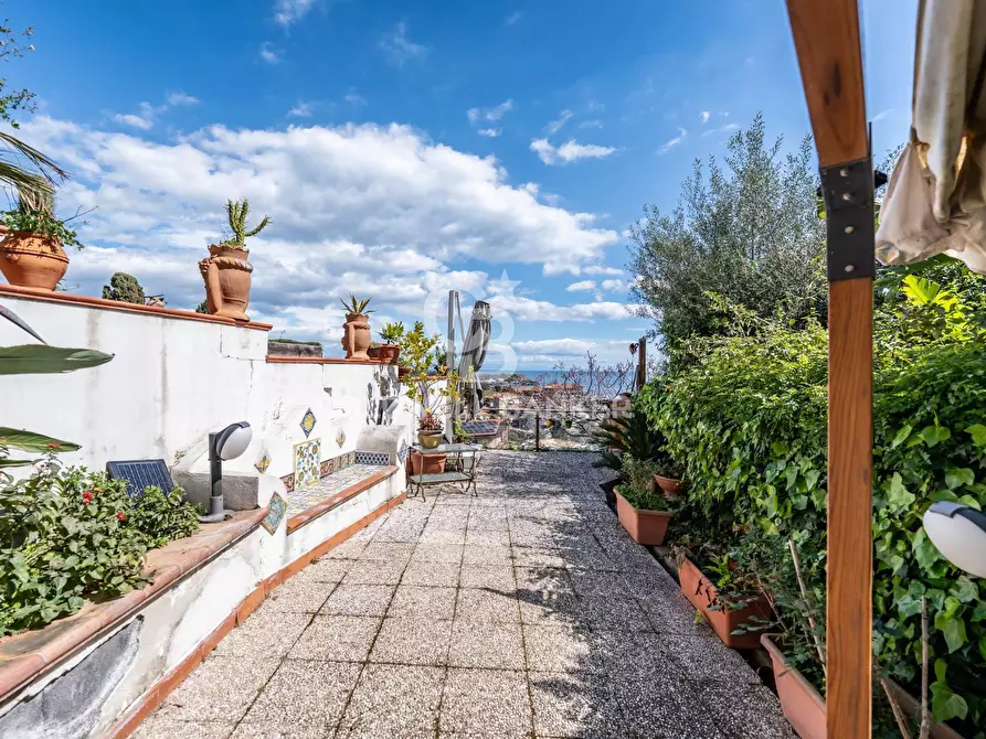 Immagine 11 di Appartamento in vendita  in Via Litteri 51 a Aci Castello