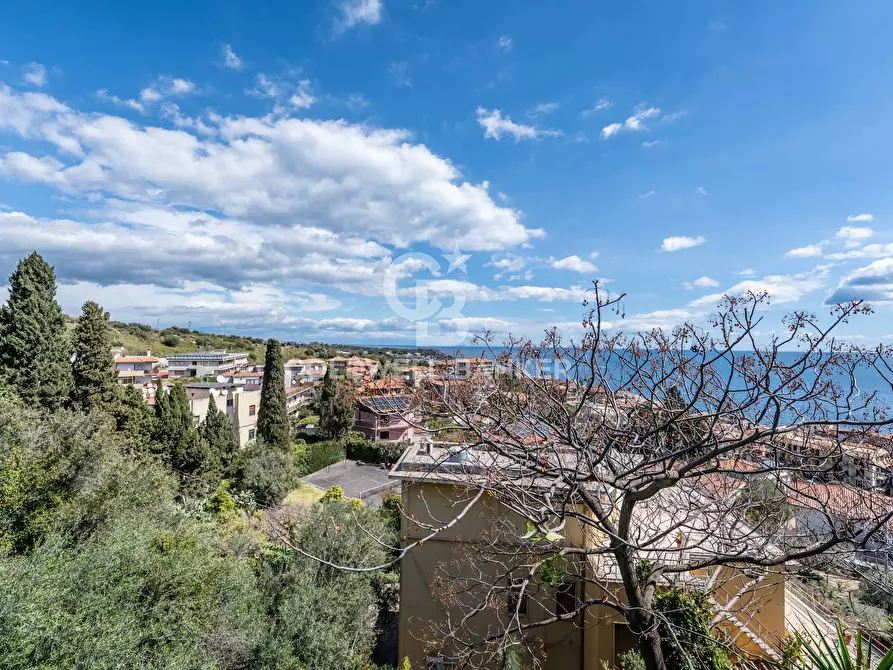 Immagine 13 di Appartamento in vendita  in Via Litteri 51 a Aci Castello