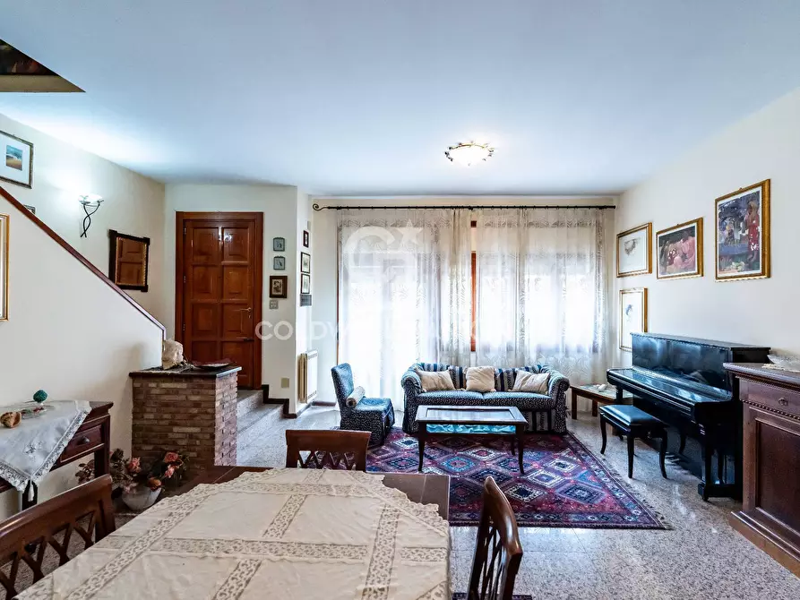 Immagine 9 di Villetta a schiera in vendita  in via Duca D'aosta 116/A a San Giovanni La Punta