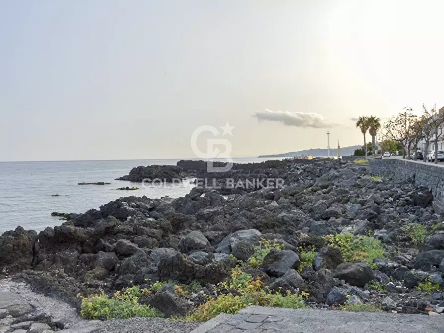 Immagine 1 di Appartamento in vendita  in Via Toti 4 a Acireale