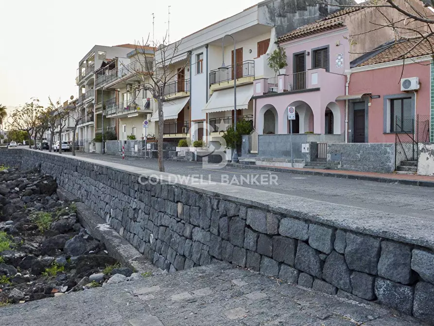 Immagine 3 di Appartamento in vendita  in Via Toti 4 a Acireale