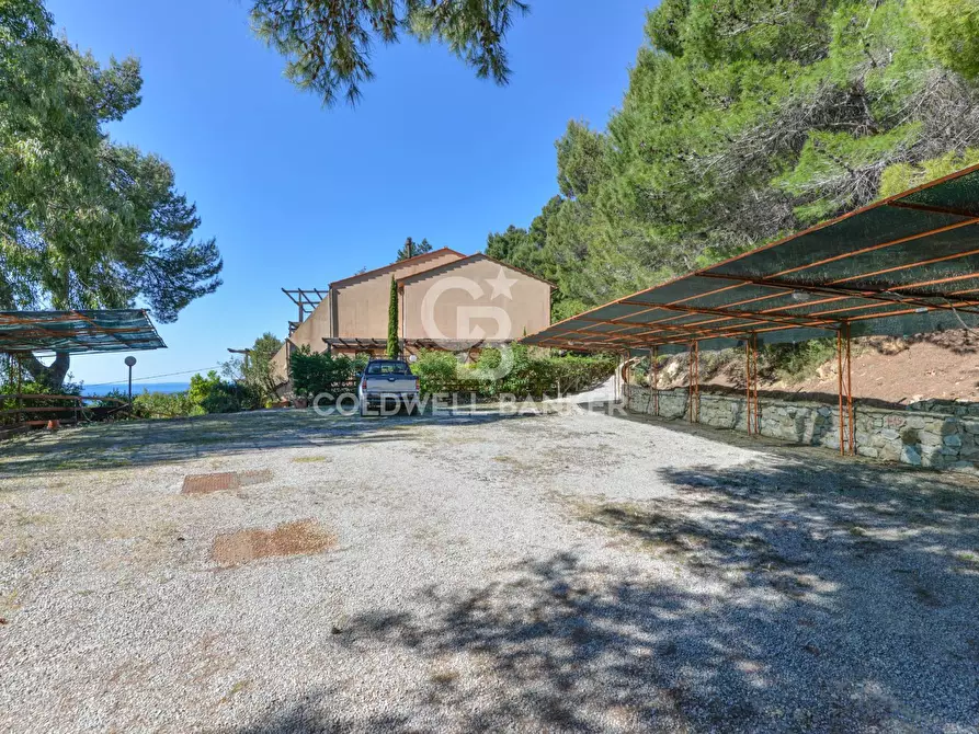 Immagine 25 di Appartamento in vendita  in Via Fonza a Campo Nell'elba