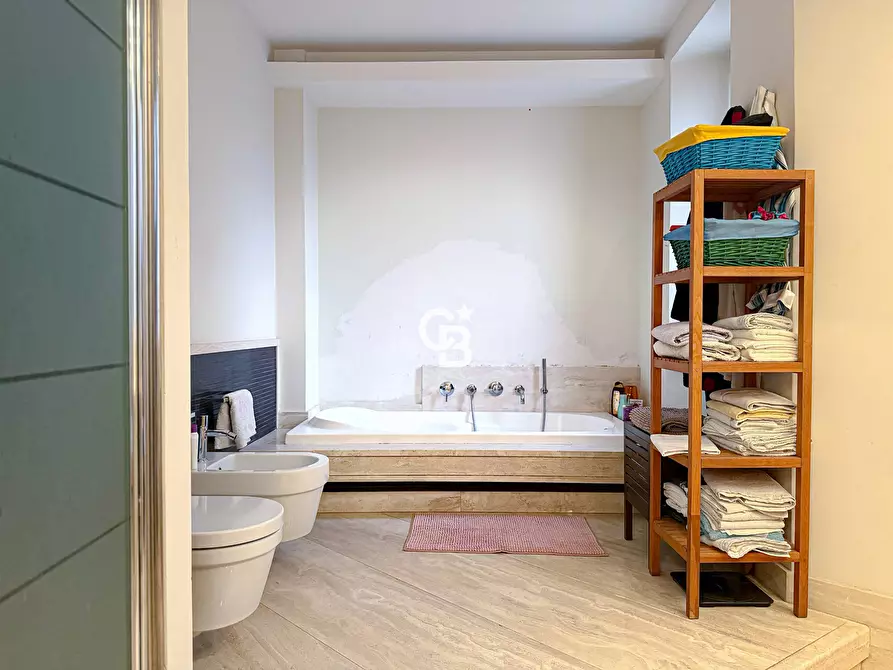 Immagine 35 di Appartamento in vendita  in via Lorenzo da Viterbo a Viterbo