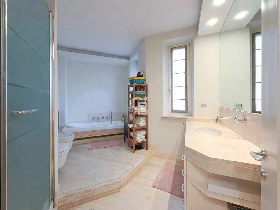 Immagine 33 di Appartamento in vendita  in via Lorenzo da Viterbo a Viterbo