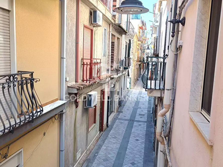 Immagine 17 di Casa semindipendente in vendita  in Via Roma 55 a Letojanni