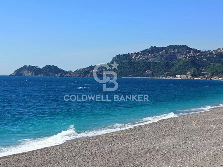 Immagine 2 di Casa semindipendente in vendita  in Via Roma 55 a Letojanni