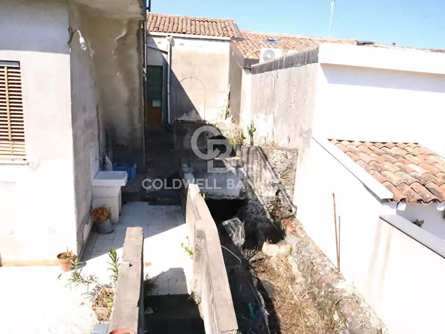 Immagine 4 di Villa in vendita  in Via Ingegnere  (Pozzillo) 10-12 a Acireale