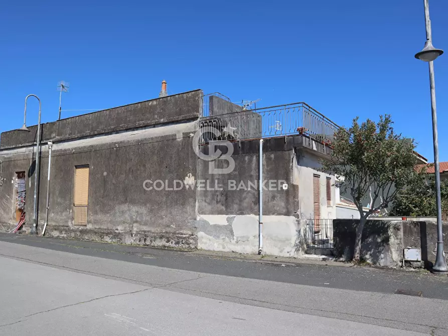 Immagine 2 di Villa in vendita  in Via Ingegnere  (Pozzillo) 10-12 a Acireale