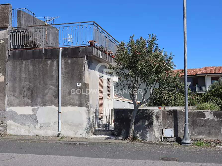 Immagine 1 di Villa in vendita  in Via Ingegnere  (Pozzillo) 10-12 a Acireale